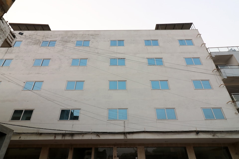 Capital O 24252 Rove n Salt, Airport Delhi, Delhi Transit