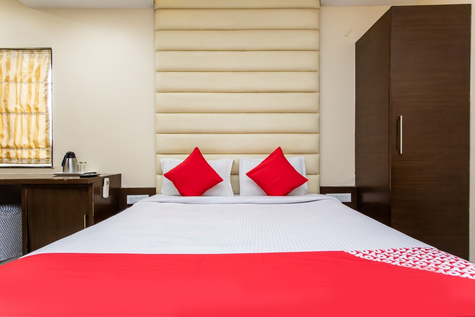 OYO 24253 Hotel Avirat Inn, Dewas City, Dewas