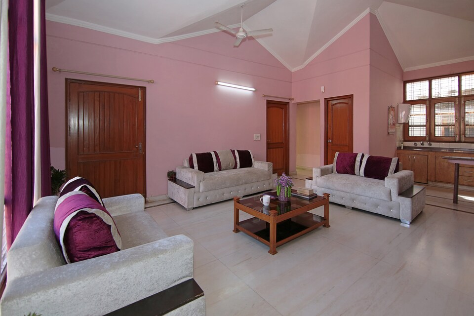 OYO 24255 Home Elegant 3BHK Race Course, Rajpur Road Dehradun, Dehradun