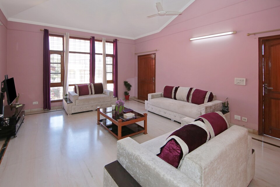 OYO 24255 Home Elegant 3BHK Race Course, Rajpur Road Dehradun, Dehradun