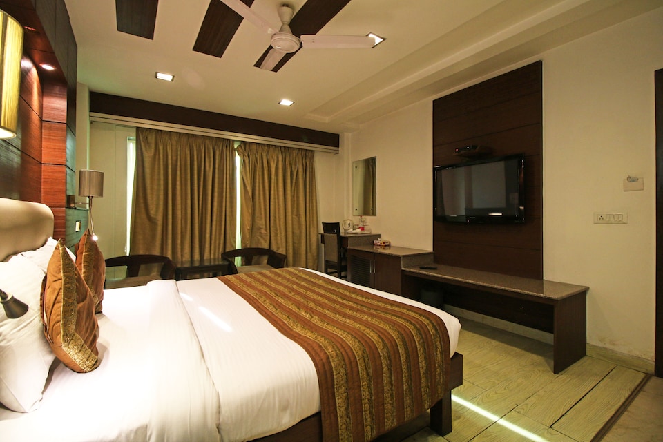 OYO 575 Hotel Amaltas, AIIMS Delhi, Delhi