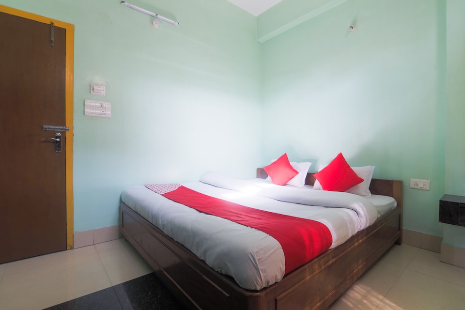 OYO 24270 Hotel Pine Yard, Tezpur, Tezpur