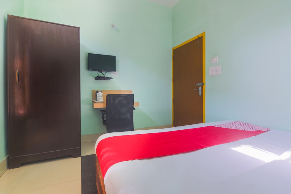 OYO 24270 Hotel Pine Yard, Tezpur, Tezpur