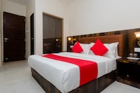 OYO Amana International Near Infiniti Mall