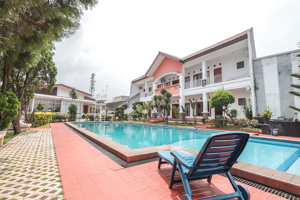 OYO 232 Hotel Lurus, Bogor Puncak, Kabupaten Bogor