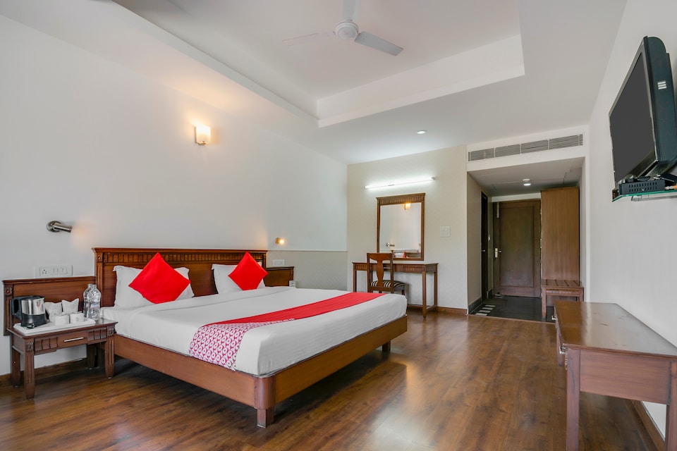 OYO 24304 Rex Hotel, Samba, Samba