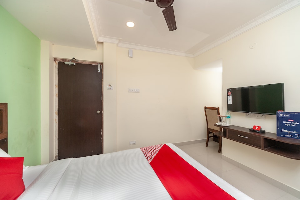 OYO Sai Sasi Residency, Porur Chennai, Chennai