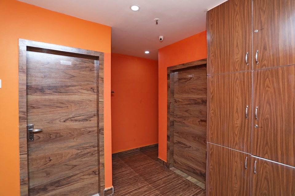 Hotel O Uchhash, VIP Road Kolkata, Kolkata