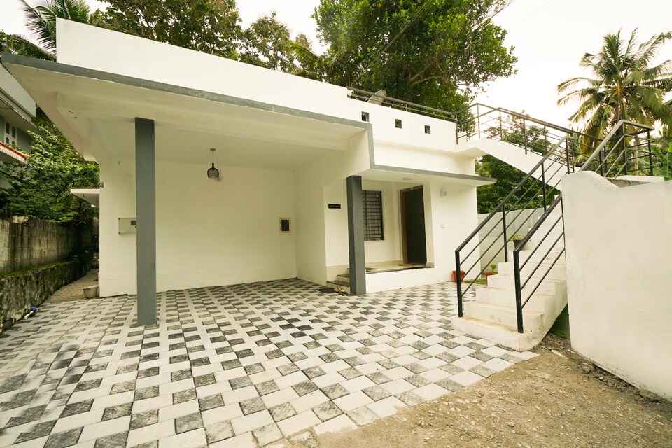 OYO Home 24316 Lively 2BHK Near Infosys Limited, Technopark Trivandrum, Trivandrum