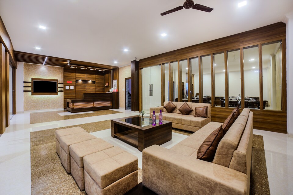 Capital O 8307 Hotel Skyblu & Rooftop Restaurant, Fateh Sagar, Udaipur