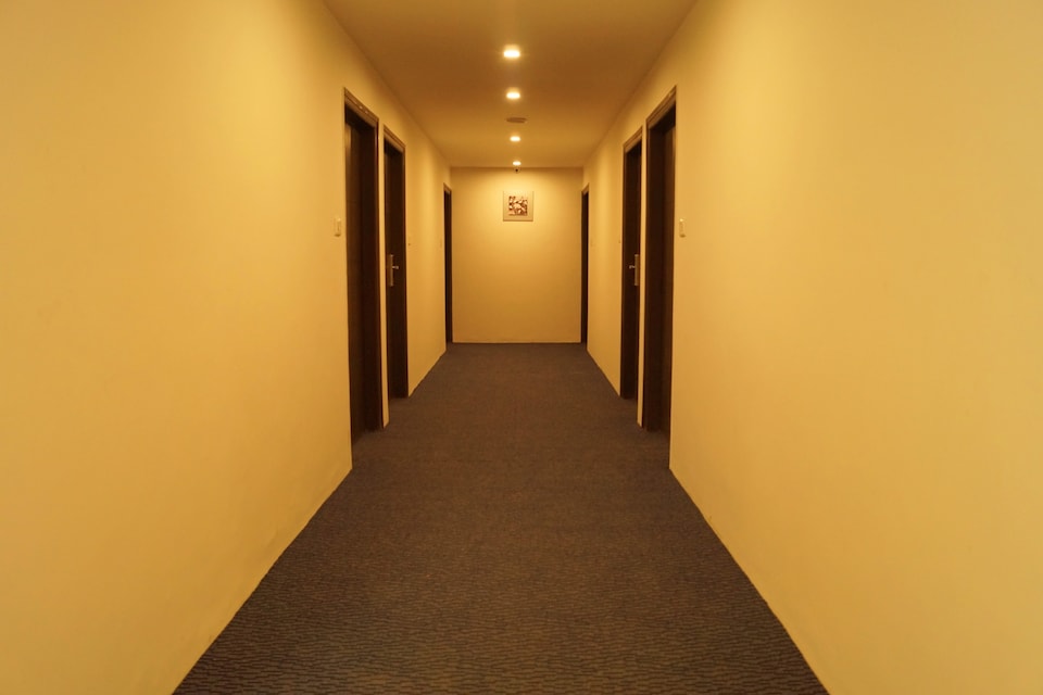 OYO Hotel Veronica, Alkapuri Vadodara, Vadodara