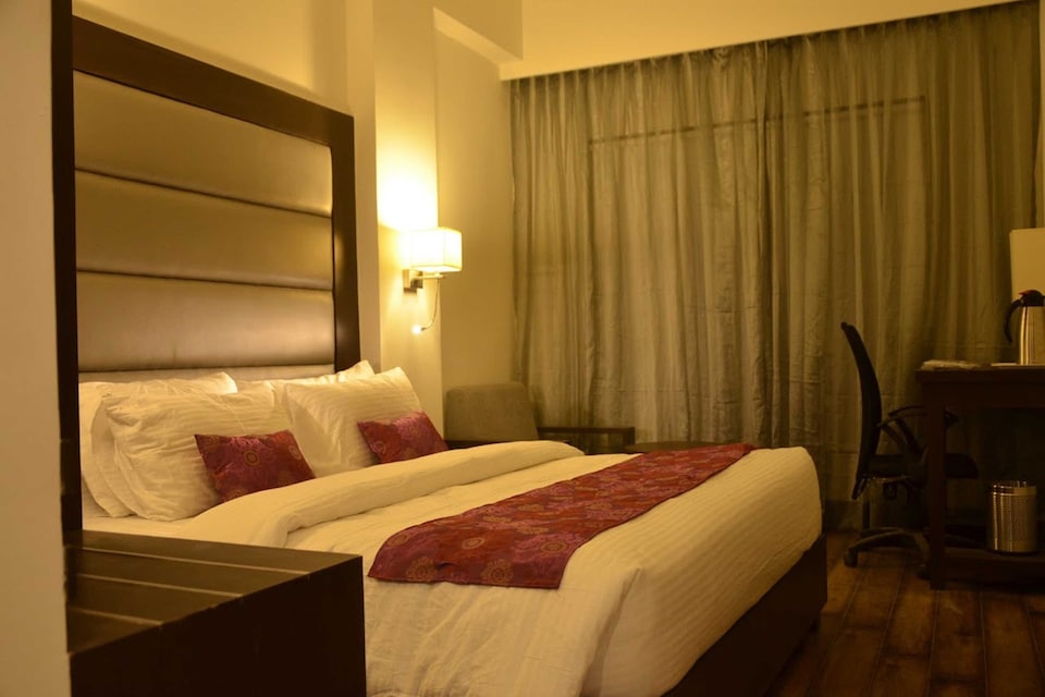 OYO Hotel Veronica, Alkapuri Vadodara, Vadodara