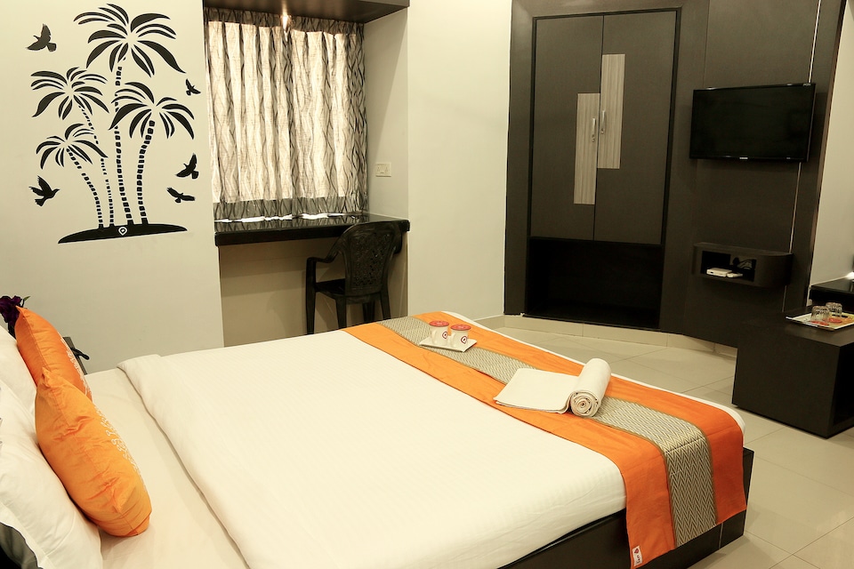 OYO 3183 Hotel Neelam, Esplanade Kolkata, Kolkata