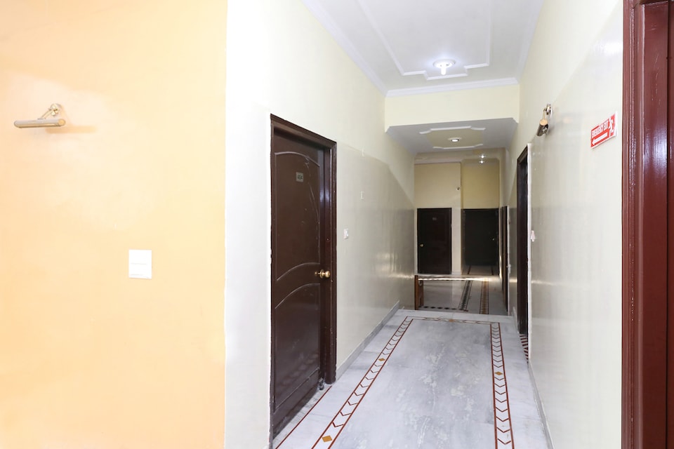 Hotel O Laxmi Palace, Dehradun ISBT, Dehradun