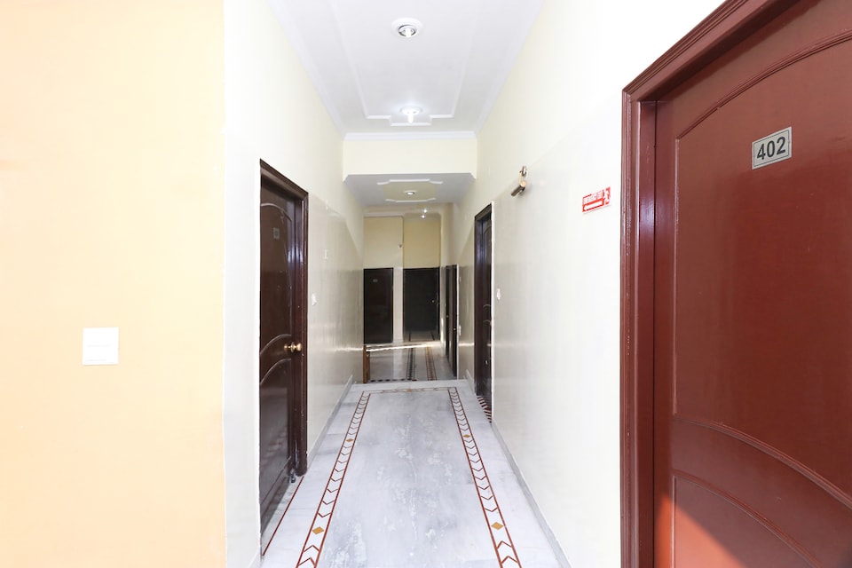 Hotel O Laxmi Palace, Dehradun ISBT, Dehradun