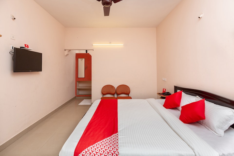 Live on TPI182, Tiruchanur Road Tirupati, Tirupati