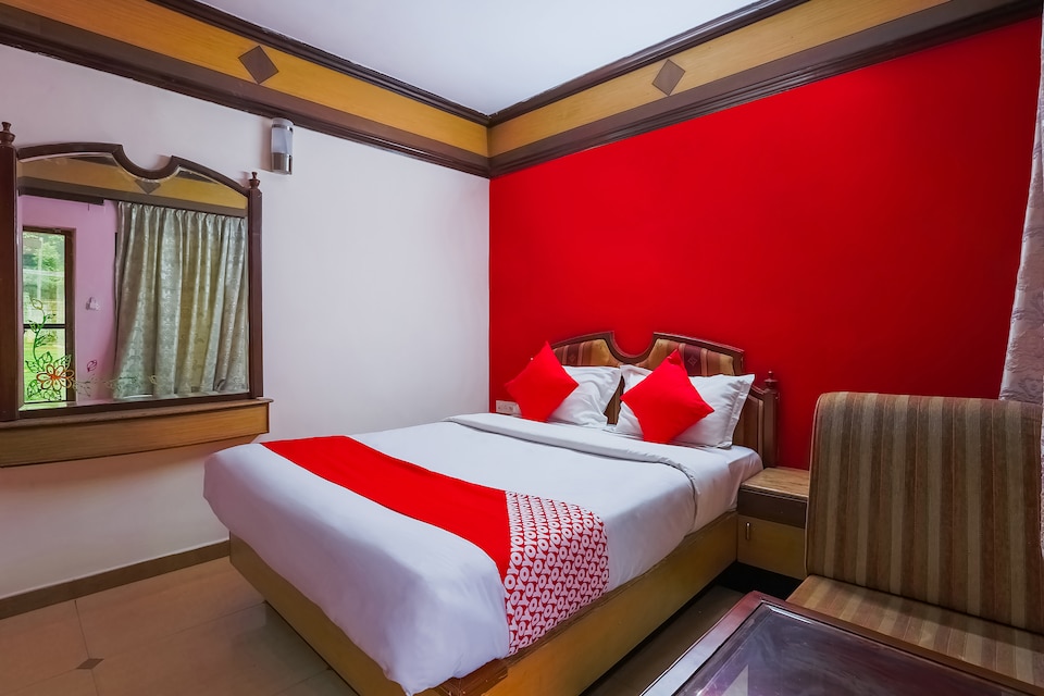 OYO Flagship 24364 Shiv Shanthi Grand, Ooty Mysore Road Ooty, Ooty