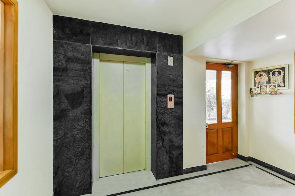 OYO Flagship 24394 Deepalakshmi Nandanam, T Nagar Chennai, Chennai