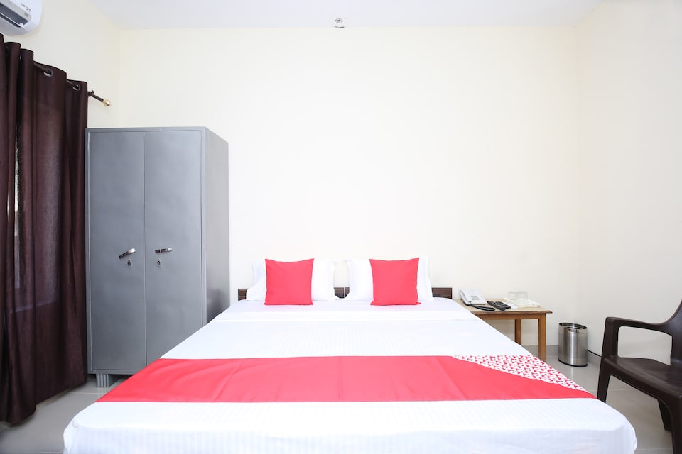 OYO 24398 Hotel Welcome, Kharar, Kharar