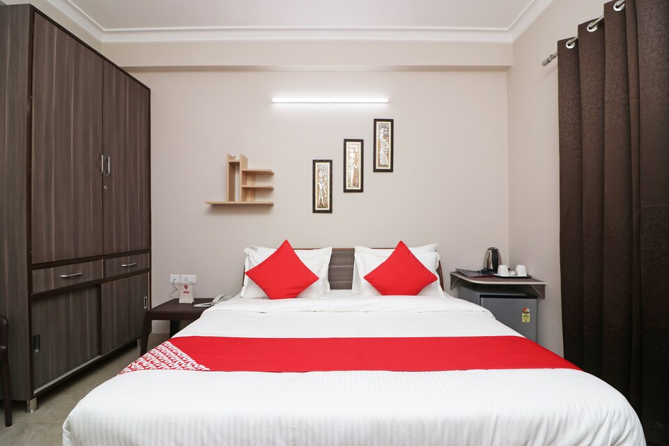 OYO 24402 Medicare Residency, Medanta, Gurgaon