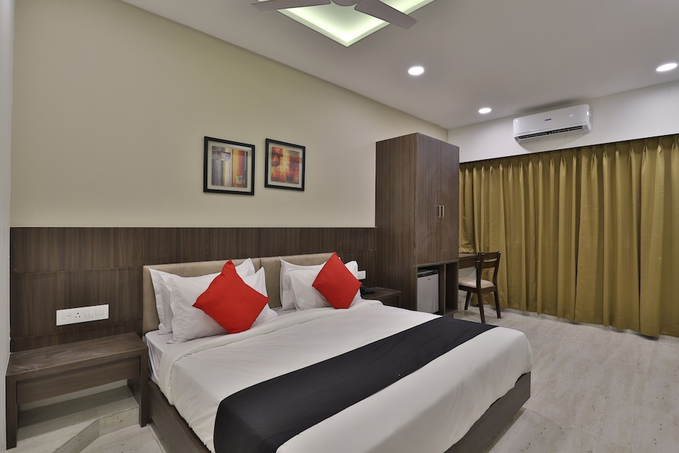  Collection O  24411 Hotel Privya, Adajan, Surat