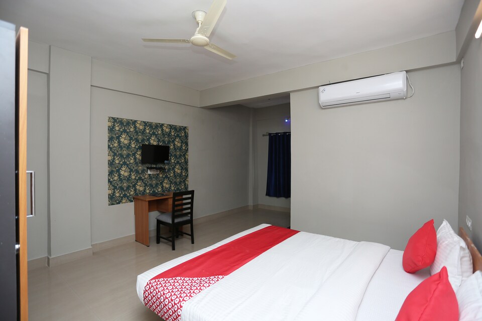 Collection O 24422 Near Chandrasekharpur, Chandrasekharpur, Bhubaneswar