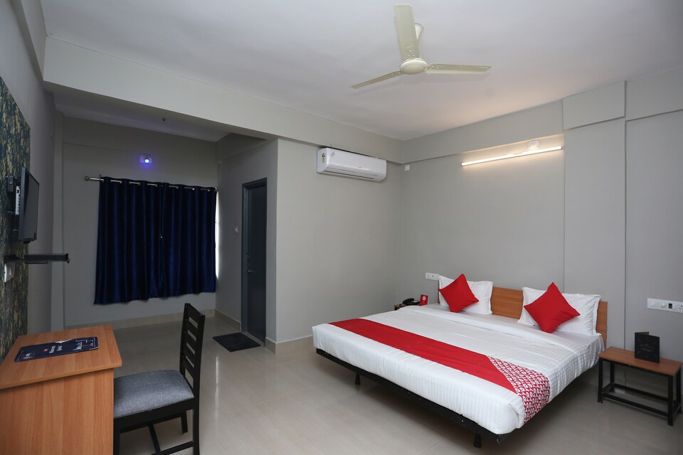 Collection O 24422 Near Chandrasekharpur, Chandrasekharpur, Bhubaneswar