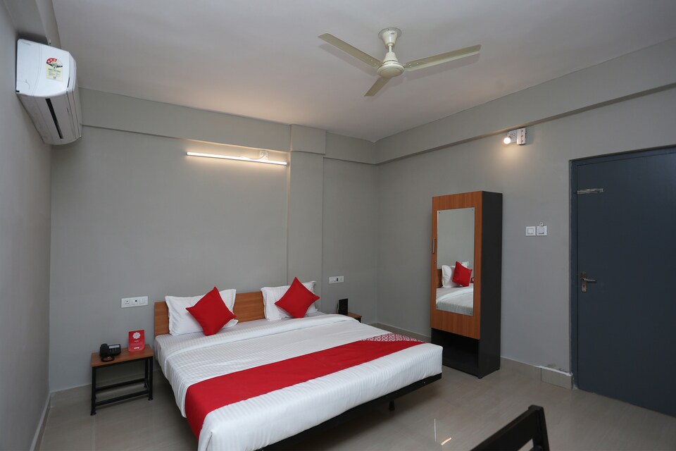 Collection O 24422 Near Chandrasekharpur, Chandrasekharpur, Bhubaneswar