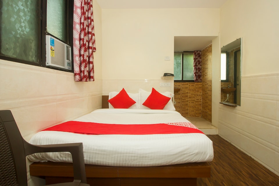 OYO 24430 Hotel Baldev Palace, Mumbai-Vashi-Turbhe-Sanpada, Mumbai