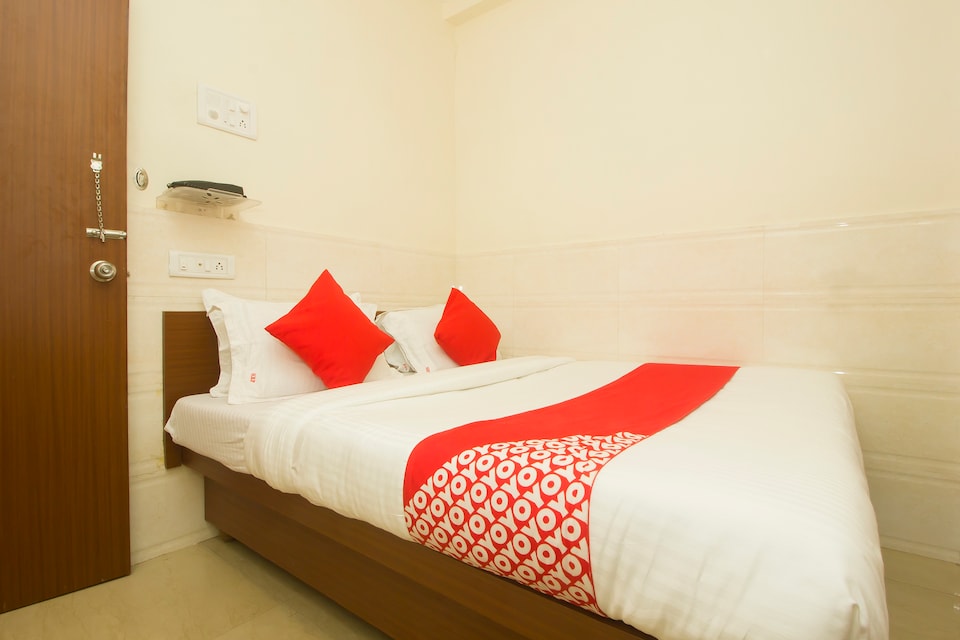 OYO 24430 Hotel Baldev Palace, Mumbai-Vashi-Turbhe-Sanpada, Mumbai
