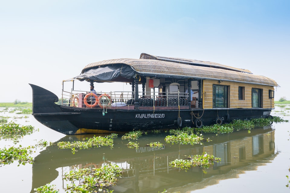 OYO Indraprastham Cleopatra 2 Bhk Deluxe Houseboay, Alappuzha Backwaters, Punnamada Alleppey