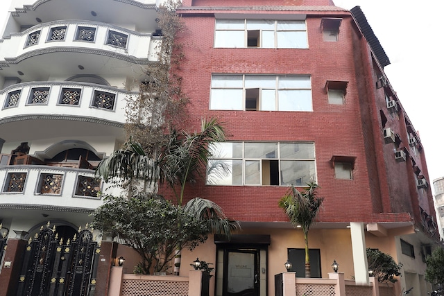 Hotel O Ramji Grand Near Tdi Mall