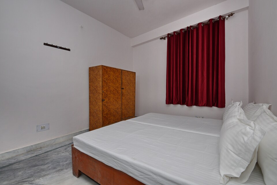 OYO LIFE GRG1154 Sector 10, DLF 4 Gurgaon, Gurgaon