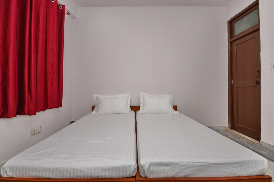 OYO LIFE GRG1154 Sector 10, DLF 4 Gurgaon, Gurgaon