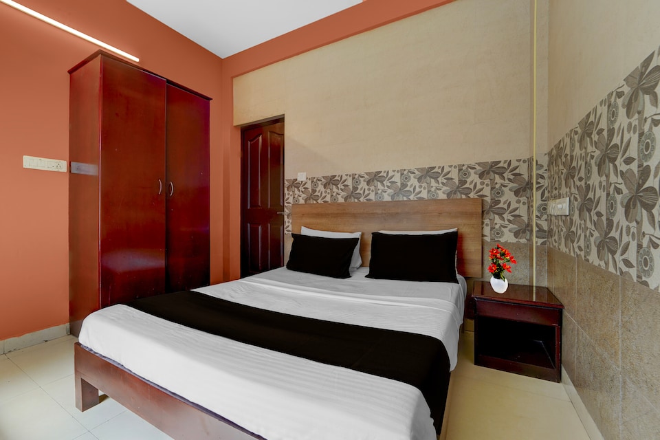 Super Collection O KSRTC Bus Station Kottayam Formerly Hotel O Day Springs, Kottayam, Kottayam