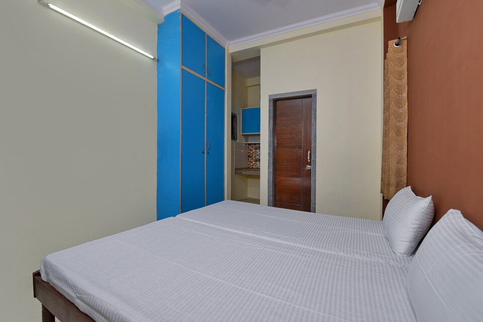 OYO LIFE GRG1155 Sector 49, DLF 4 Gurgaon, Gurgaon