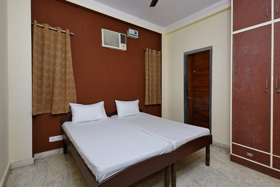 OYO LIFE GRG1155 Sector 49, DLF 4 Gurgaon, Gurgaon