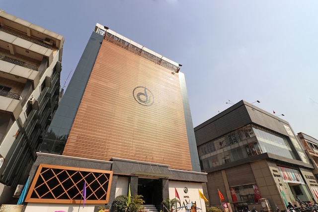 Capital O Hotel Dayal International