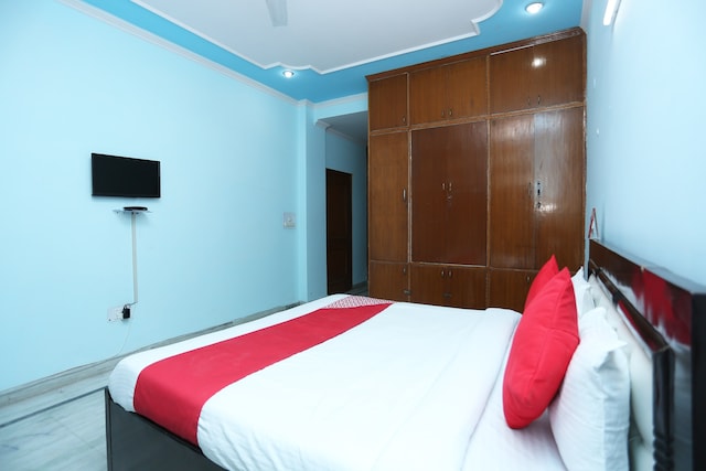 OYO Lotus Residency