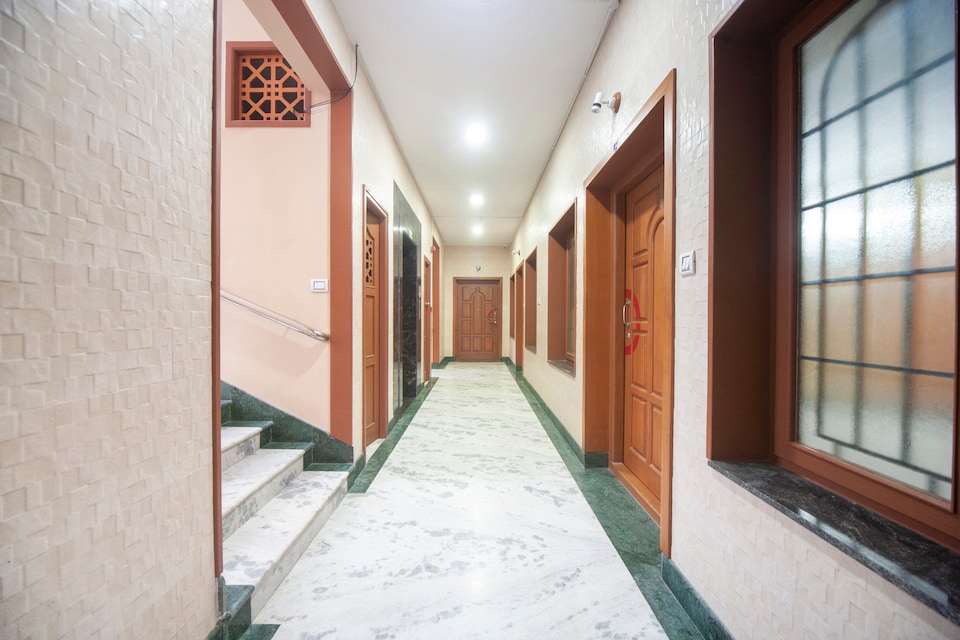 Collection O Neelangarai, ECR Chennai, Chennai