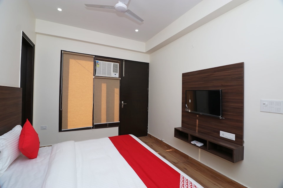 OYO 24514 Galleria Square, HUDA CENTRE 1, Gurgaon