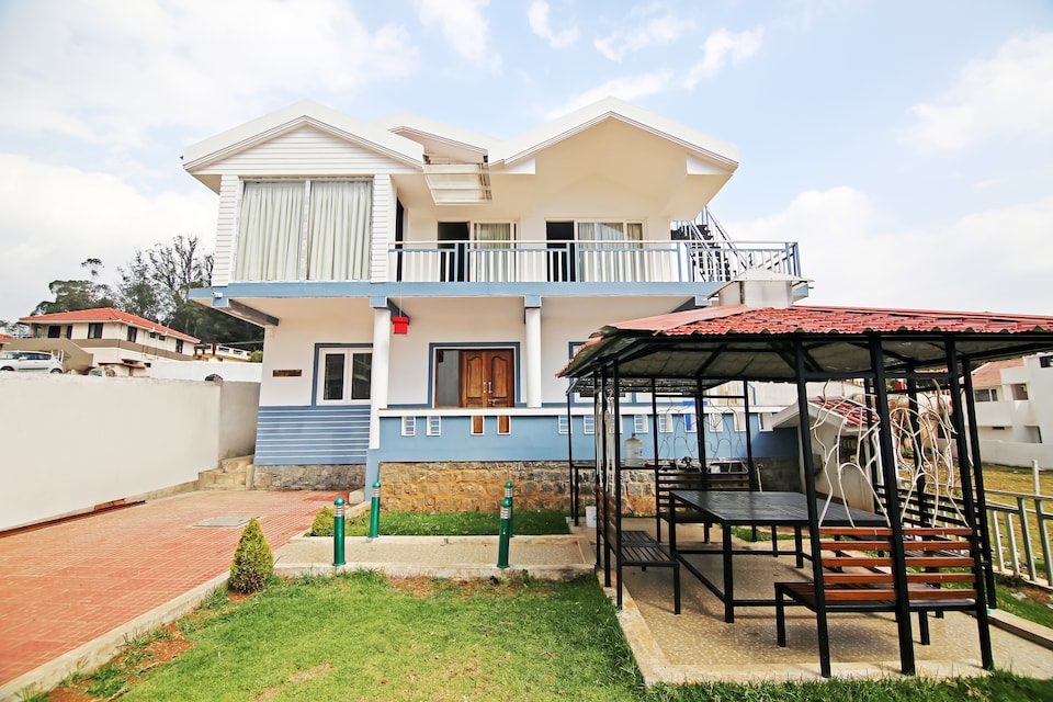 OYO Home 24517 Luxurious Studio Bala Garden Hollywood Hill Road, Ooty Mysore Road Ooty, Ooty