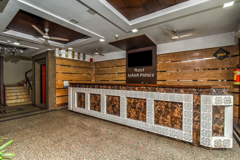 OYO 3198 Hotel Ashish Palace, Fatehabad Road, Agra