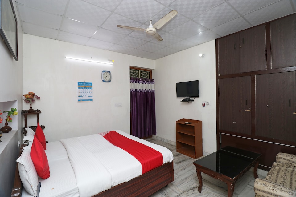 OYO 24548 Travellers Homes, Gomti Nagar Lucknow, Lucknow