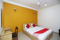 OYO Gujral Hotel Near St. Thomas's Church