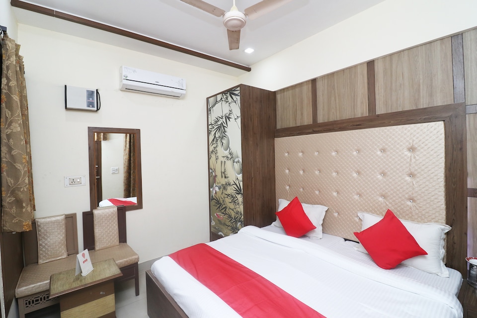 OYO 24557 Amba Inn, Corporate Complex, Agra