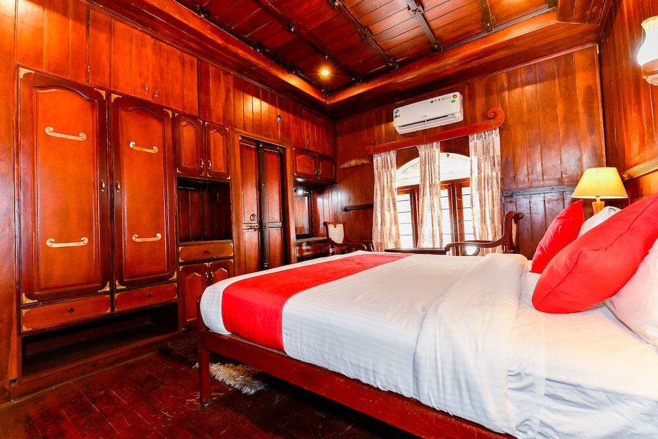 OYO 24569 HouseBoat Dream Voyager 3bhk, Alappuzha Backwaters, Punnamada Alleppey
