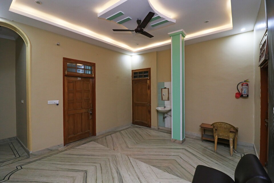 OYO Kamakshi Palace Near Fun Republic Mall, Gomti Nagar Lucknow, Lucknow