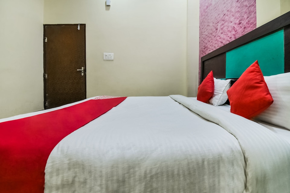 OYO 24575 Hotel Prabhu Villas, Sindhi Camp, Jaipur