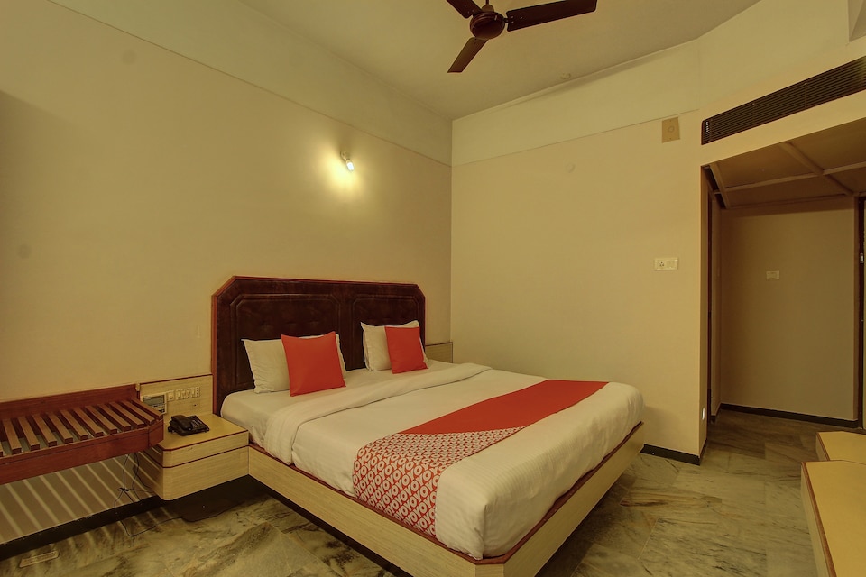 Collection O 24579 Hotel Padmam Town Hall Rd, Madurai City Centre, Madurai